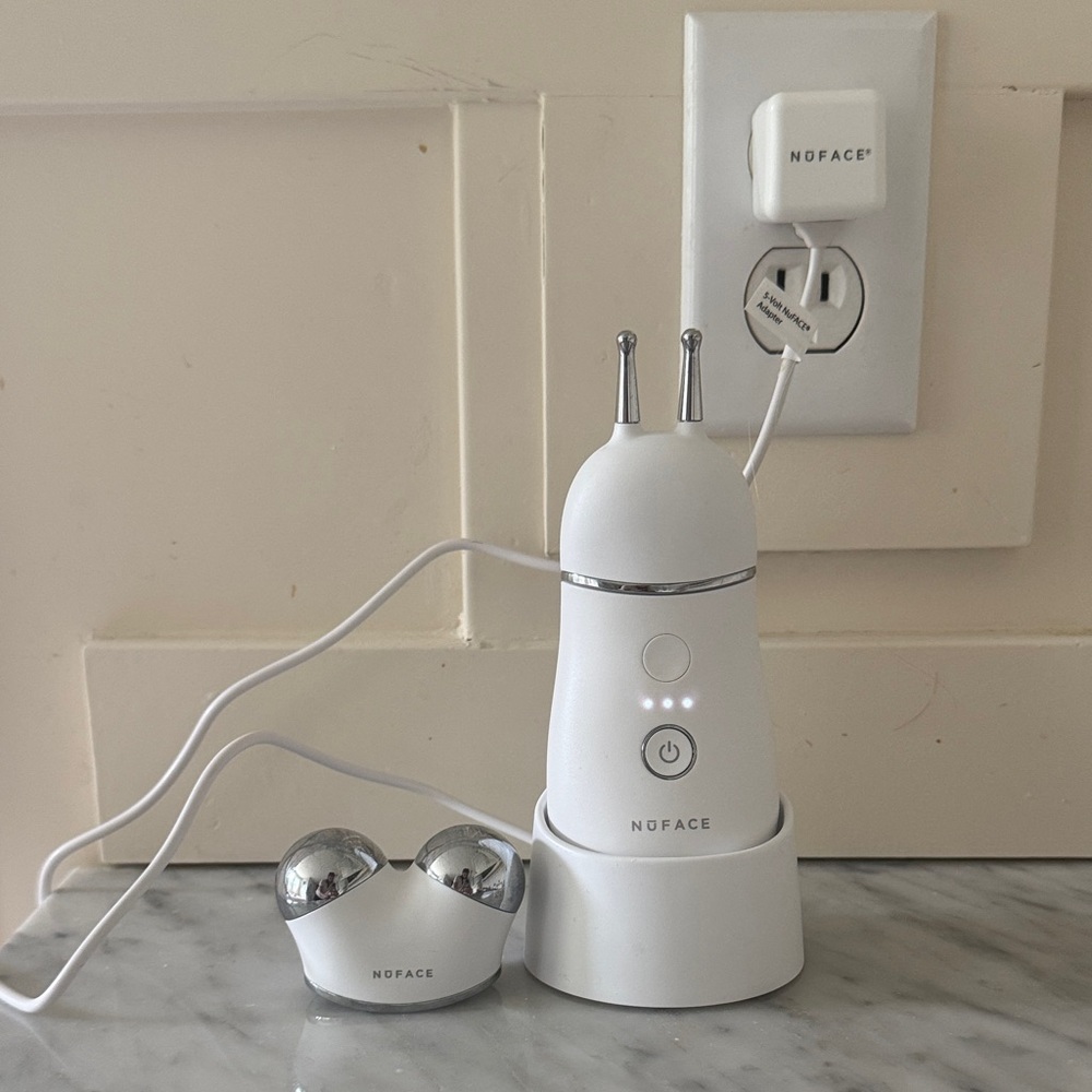 gently used NuFACE Trinity+ and Effective Lip and Eye Attachment